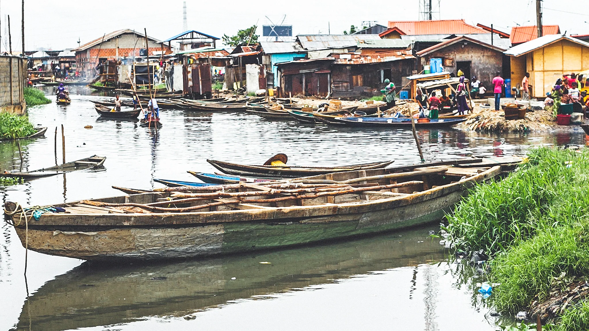 Overcrowded village by river