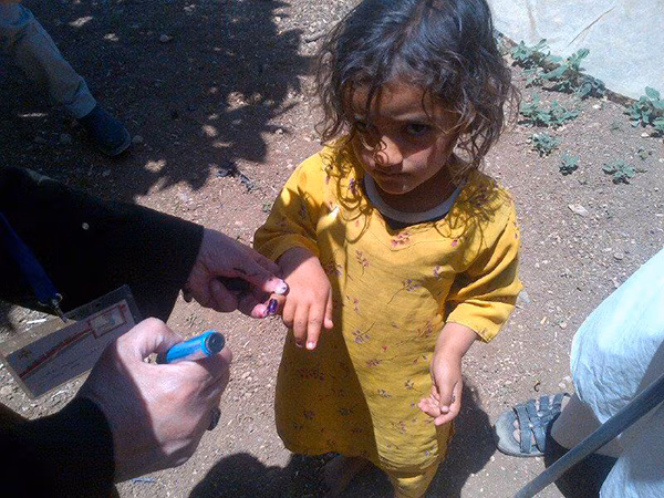 phapproach02 Child receiving polio vaccination